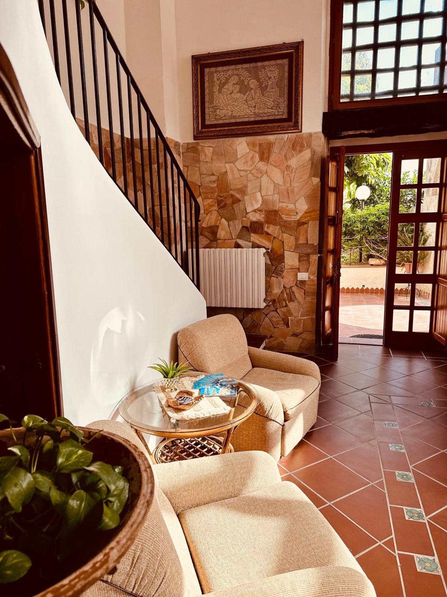 Villa Tiche Чефалу Экстерьер фото